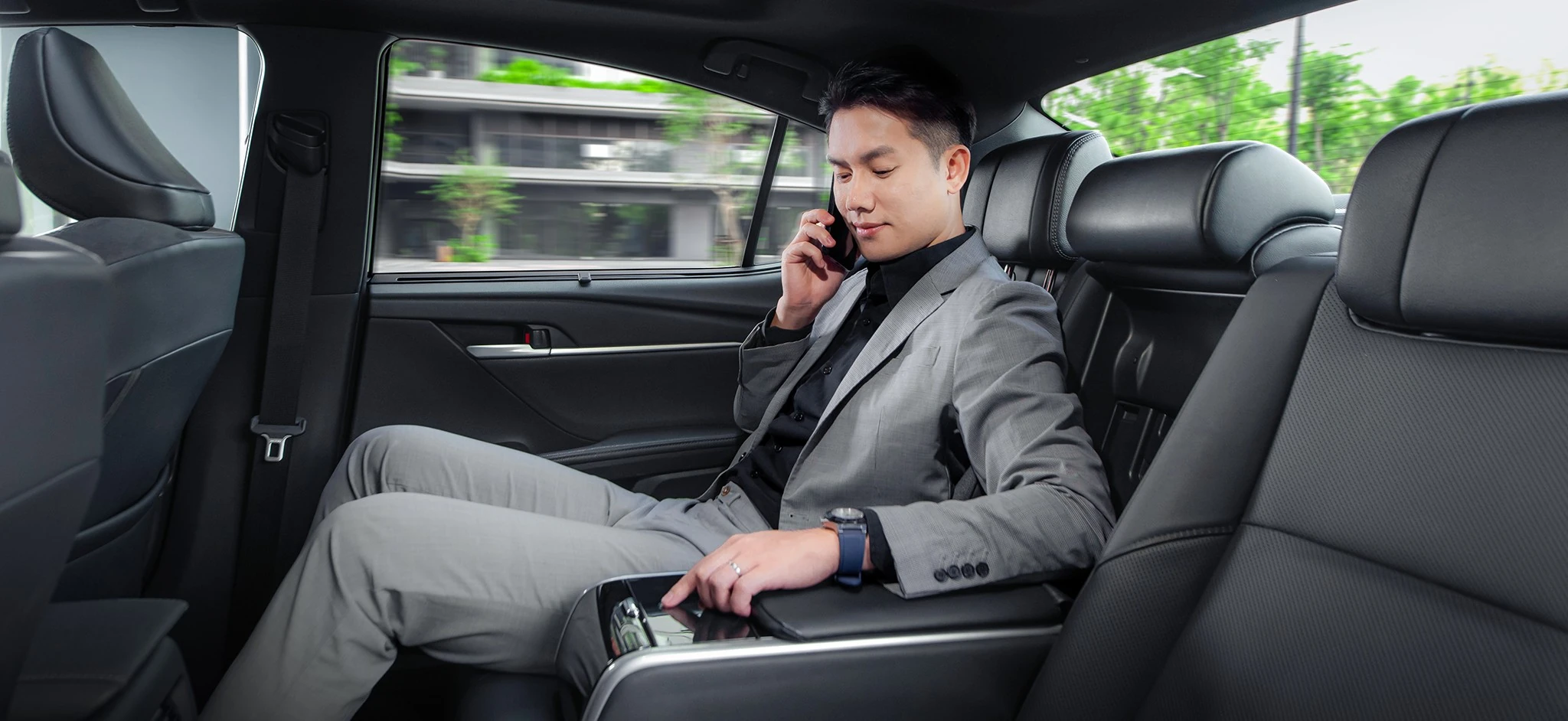 Toyota Camry – Hàng ghế sau thương gia