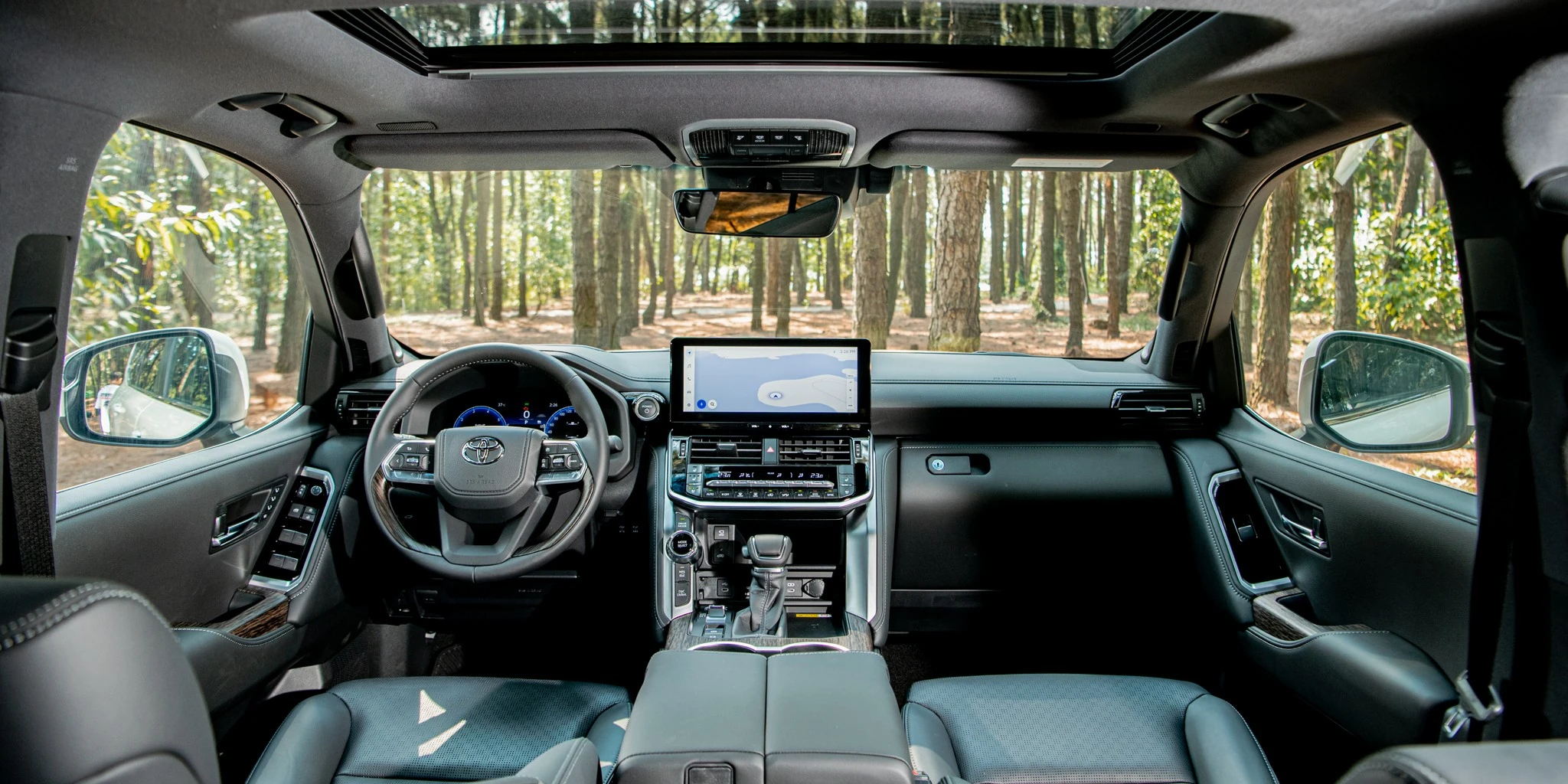 Toyota Land Cruiser – Màn hình 12,3 inch + 14 loa JBL