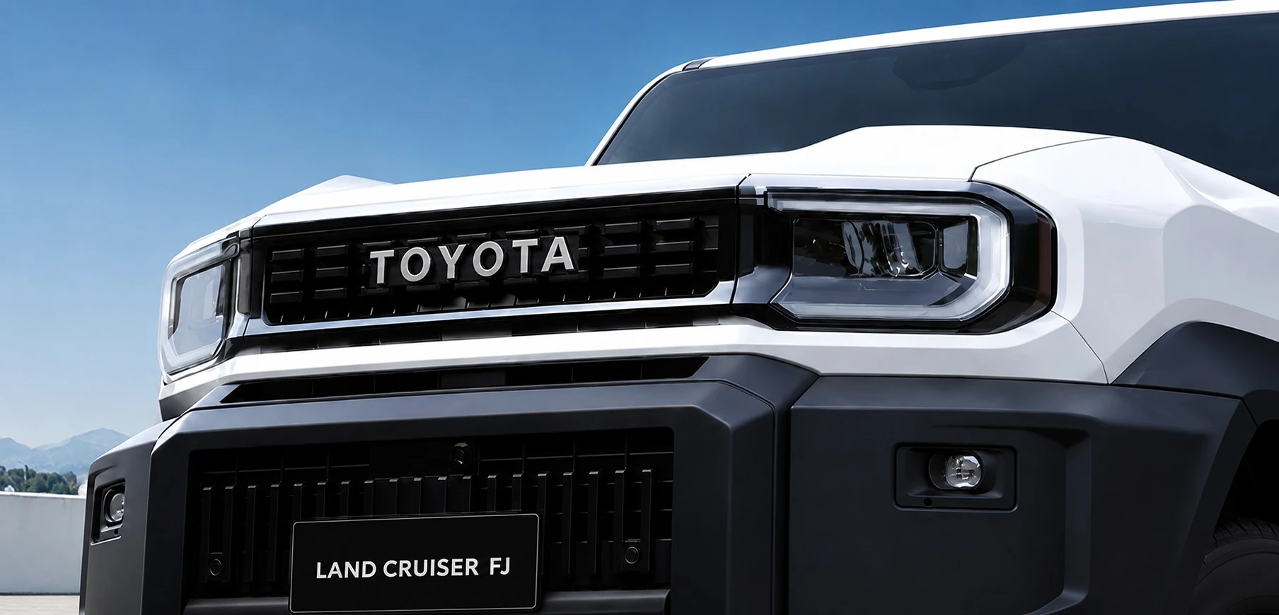 Toyota Land Cruiser FJ – Đầu xe chữ TOYOTA